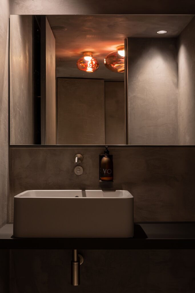 Melt Medium Surface Light