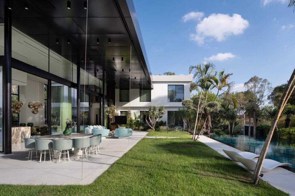 כורסא אלינור