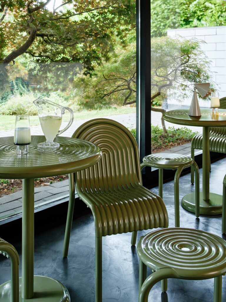 שולחן עגול Groove