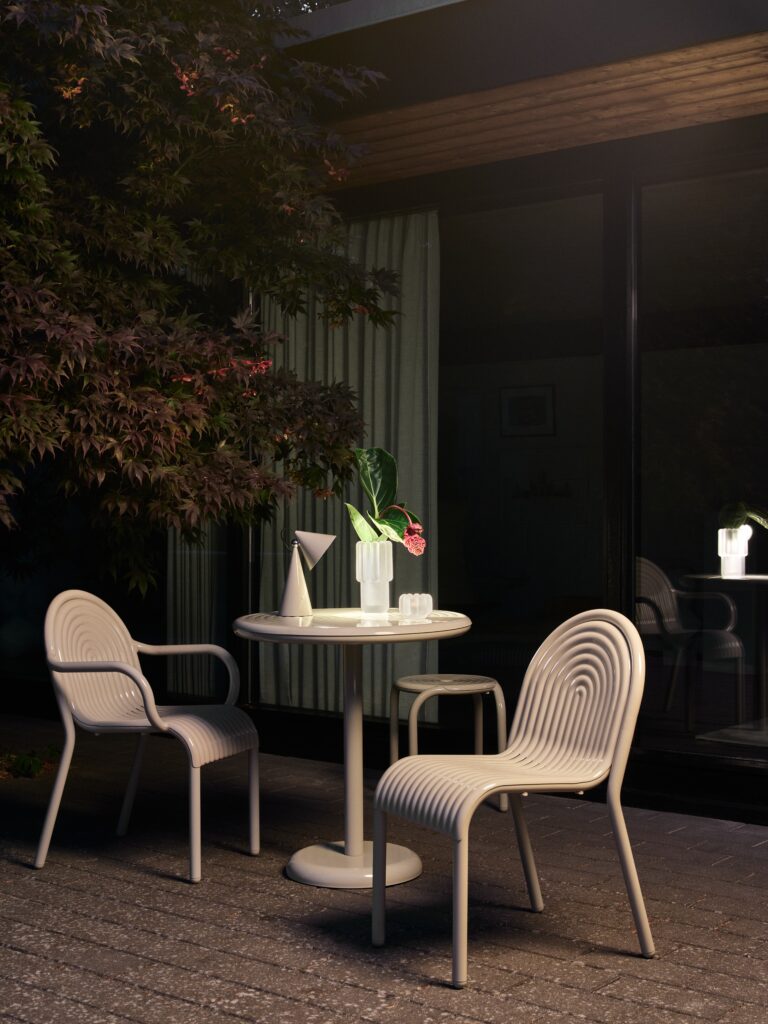 שולחן עגול Groove