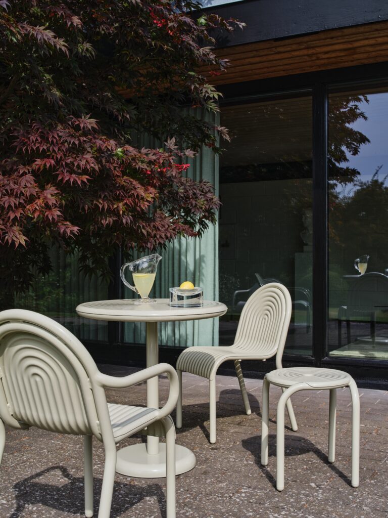 שולחן עגול Groove