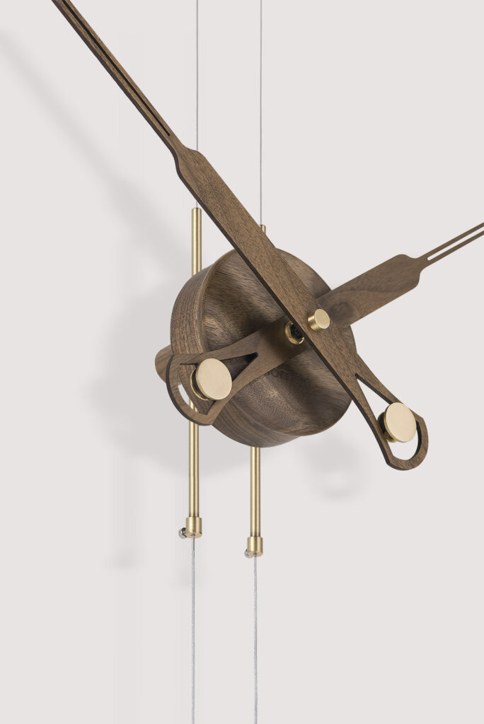 Pendulo Premium Clock