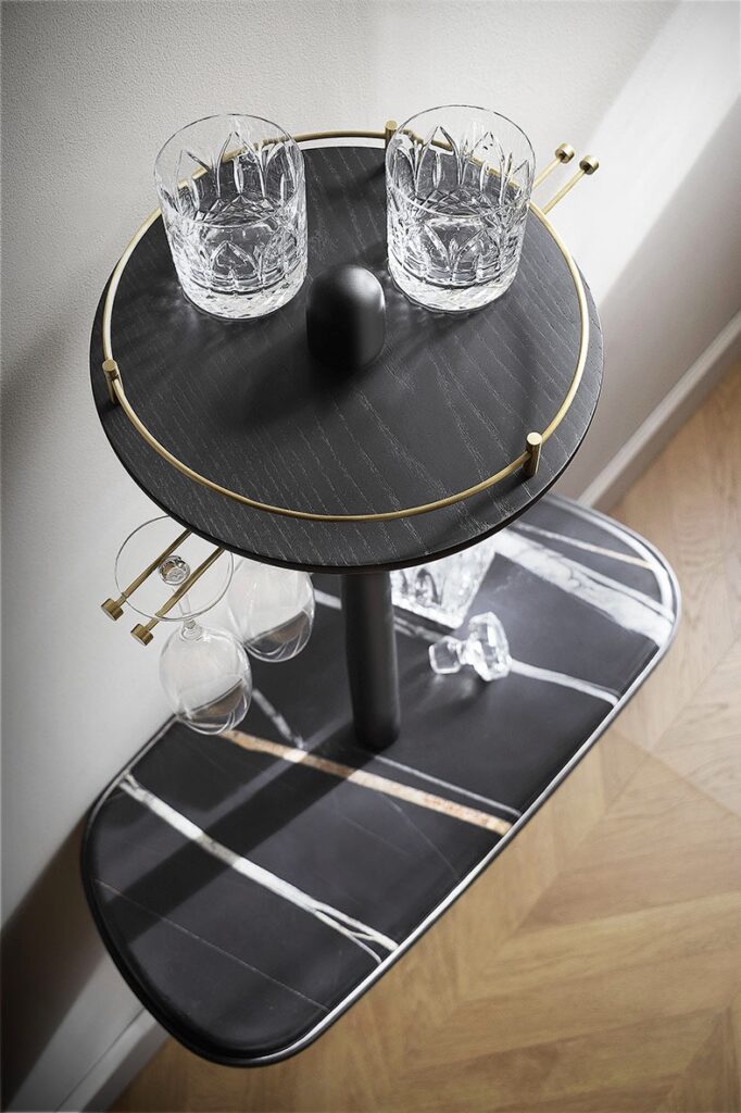 קונסולת בר Bar Cabinet