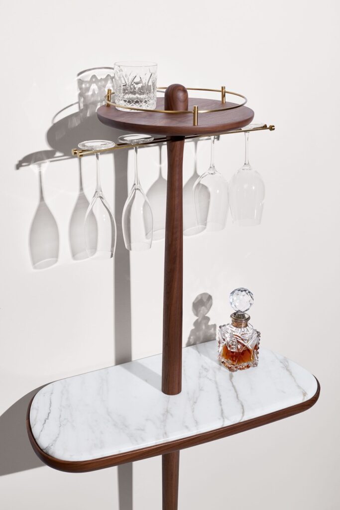 קונסולת בר Bar Cabinet