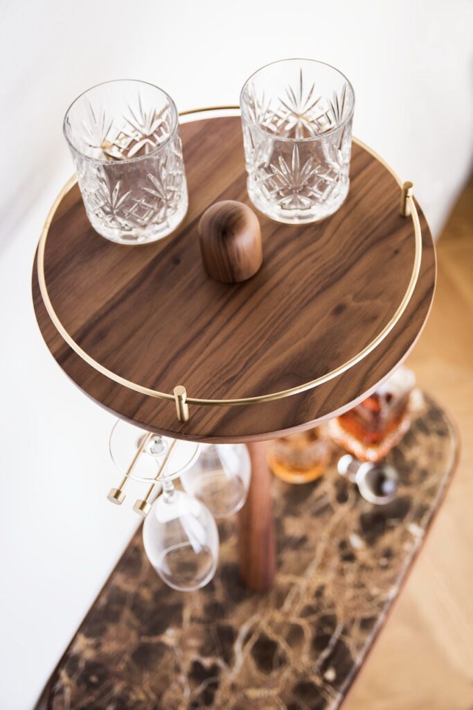 קונסולת בר Bar Cabinet