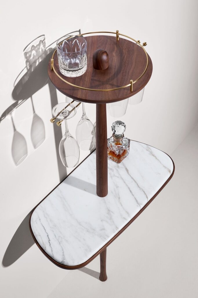 קונסולת בר Bar Cabinet