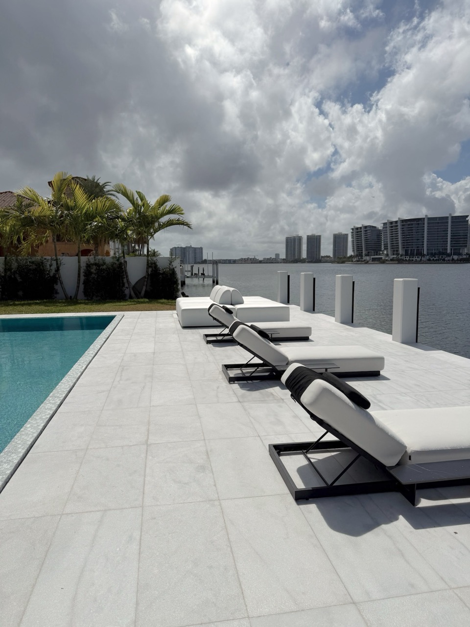 ‏niso_sally_miami_1109